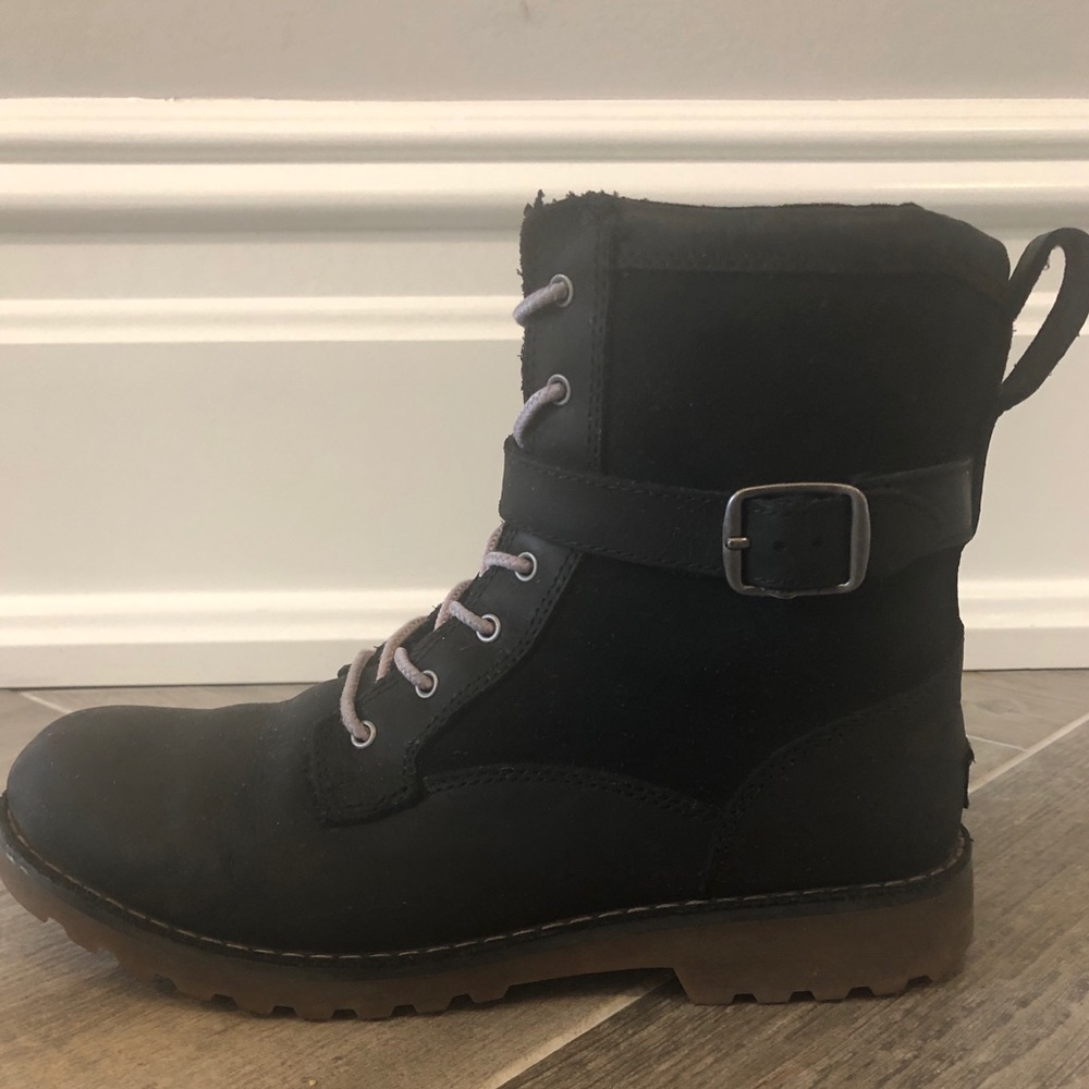 Kids Ugg Black Suede Boot Size 4.